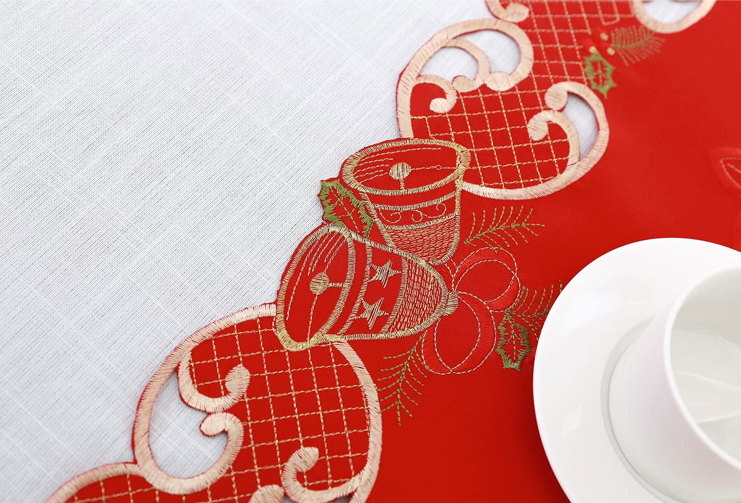 Grelucgo Embroidered Christmas Holiday Festive Table Runner 15” X 90”