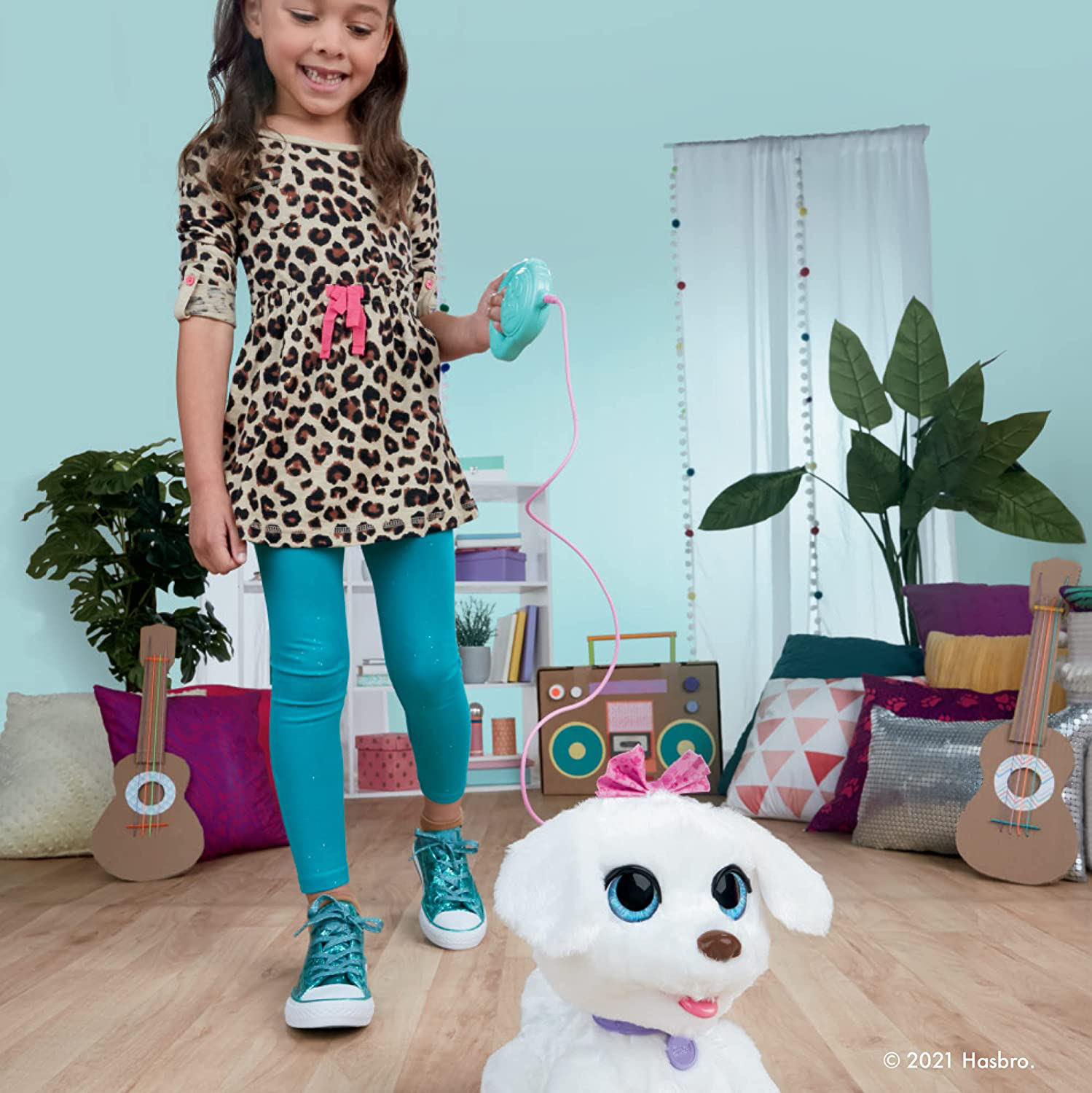 Furreal Gogo My Dancin' Pup Interactive Toy, Electronic Pet, Dancing Toy, 50+ Sounds and Reactions, 5 Different Songs, Ages 4 and up , White