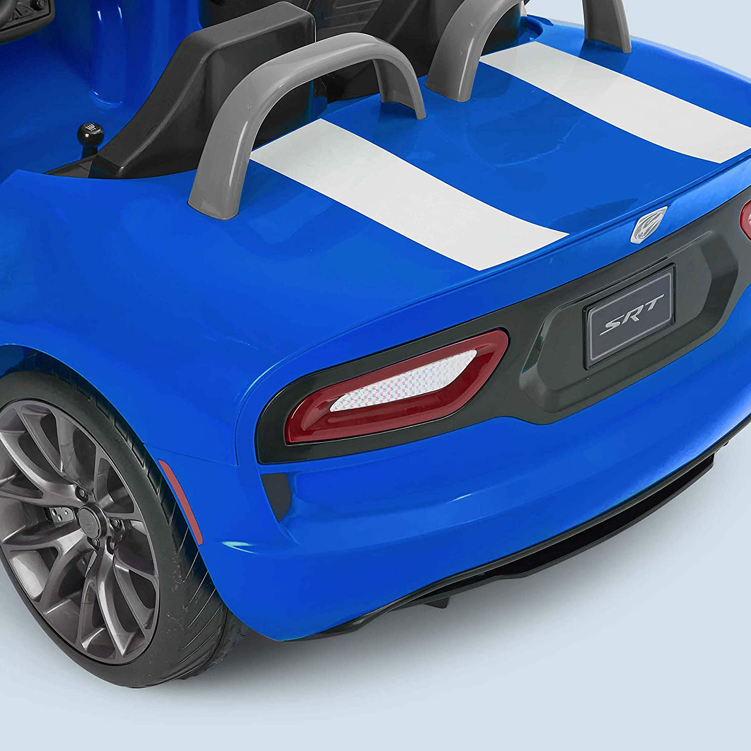 Kid Trax Dodge Viper SRT Convertible Toddler Ride on Toy, Ages 3 - 7 Years Old, 12 Volt Battery, Max Weight of 130 Lbs, Two Seater, Working Lights, Blue